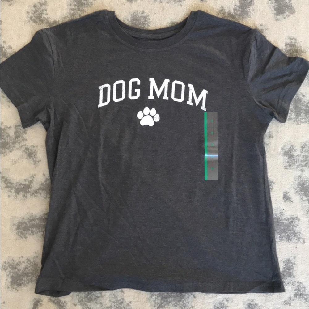 Women’s Dog Mom Tshirt Size M